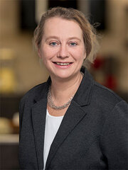 Frau Alexandra Pfeiffer Frau Alexandra Pfeiffer